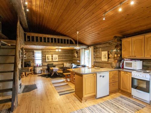 Η κουζίνα ή μικρή κουζίνα στο Holiday Home Salmentieva 2 by Interhome