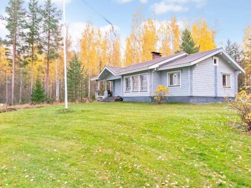 En have udenfor Holiday Home Suvituuli by Interhome