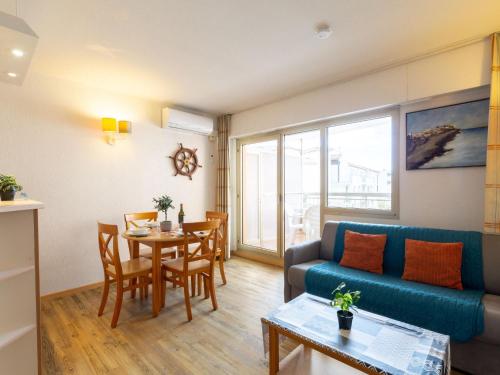 Apartment Les Platanes-4 by Interhome