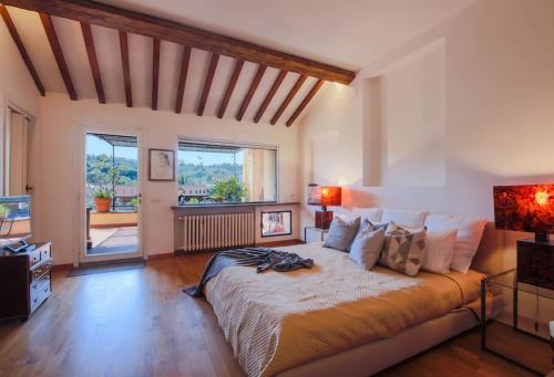 Apartments Florence- Biblioteca apartment with view