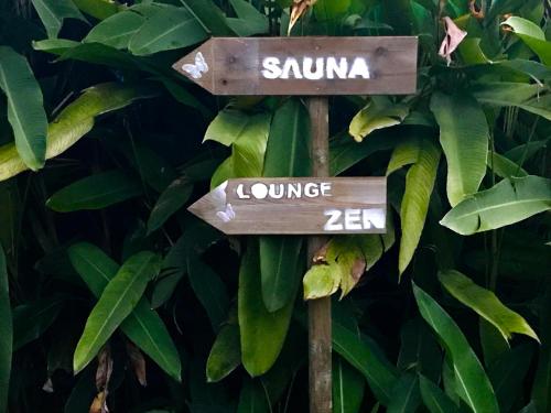 Certifikát, hodnocení, plakát nebo jiný dokument vystavený v ubytování Eden Paradise Ecolodge & Spa