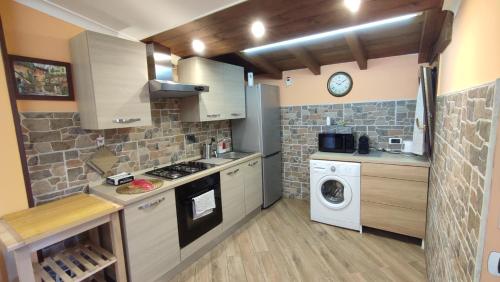 A kitchen or kitchenette at Casa Vacanza Giorgia 2.0