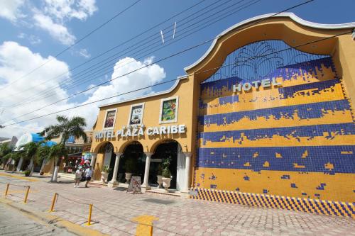 El edificio en el que está el hotel