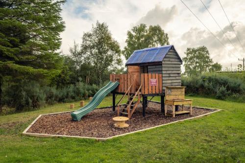 Gallery image of Ancarraig Lodges in Drumnadrochit