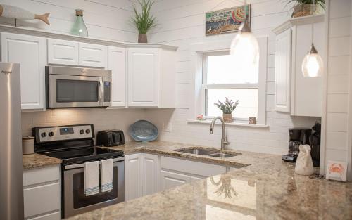 Una cocina o zona de cocina en Dock Holiday