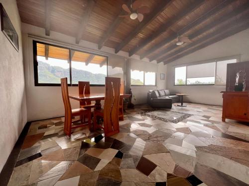 Afbeelding uit fotogalerij van Paradise Hotel Boutique & Lounge in Malinalco