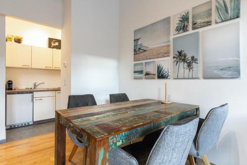 Cozy Apartment Steps Away from Wiener Stadthalle