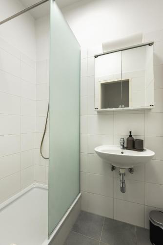 Cozy Apartment Steps Away from Wiener Stadthalle