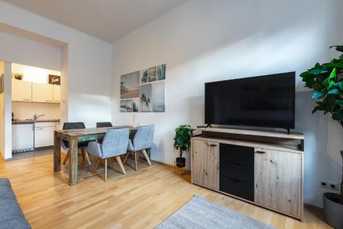 Cozy Apartment Steps Away from Wiener Stadthalle