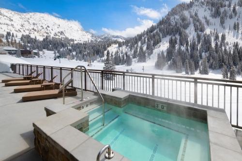 Vue générale sur la montagne ou vue sur la montagne depuis le lodge