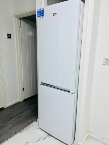 Beautiful and Homely 3 Bed House With FREE Parking So Close To Man City and City Centre photo 20