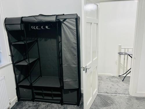 Beautiful and Homely 3 Bed House With FREE Parking So Close To Man City and City Centre photo 33