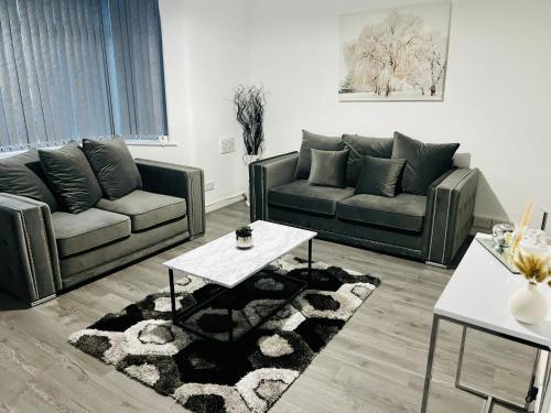 Beautiful and Homely 3 Bed House With FREE Parking So Close To Man City and City Centre photo 14