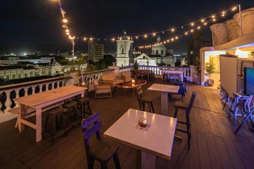 Un restaurante o sitio para comer en Hotel Miami SM