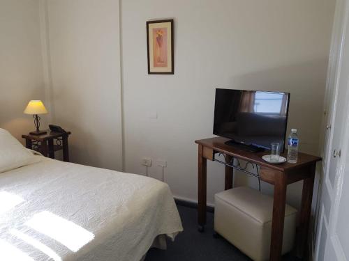 Televisyen dan/atau pusat hiburan di Hotel Ariosto
