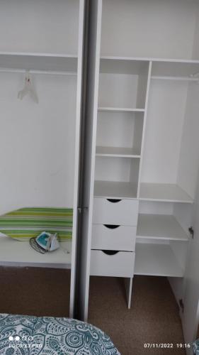 Postel nebo postele na pokoji v ubytování departamentos tres habitaciones