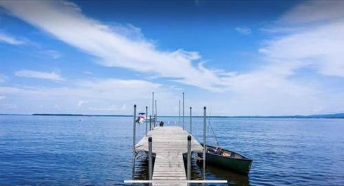 Vue générale sur la mer ou vue sur la mer prise depuis la villa