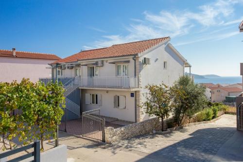 Apartments by the sea Rogoznica - 20142