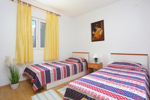 Apartments by the sea Rogoznica - 20142