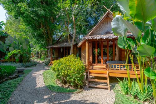 Pai Village Boutique Resort — Property building