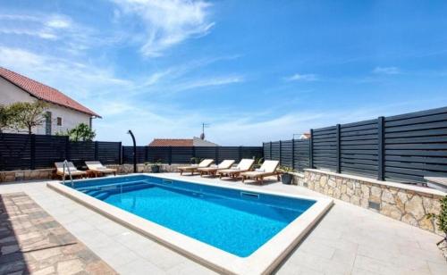 Villa Mirka - with heated pool – Photos 3