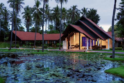 Wyndham Hua Hin Pranburi Resort & Villasにある庭