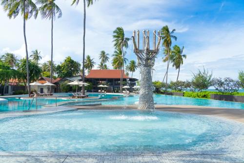 Wyndham Hua Hin Pranburi Resort & Villasの敷地内または近くにあるプール