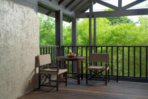 Wyndham Hua Hin Pranburi Resort & Villasにあるバルコニーまたはテラス