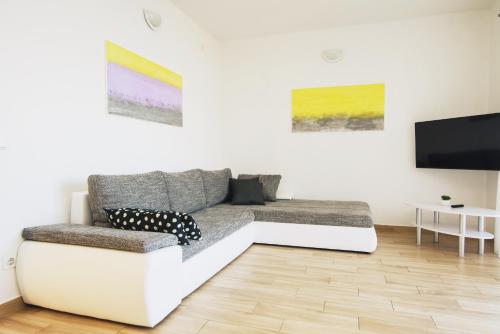 Villa Bua - Beautiful Seafront Apartments