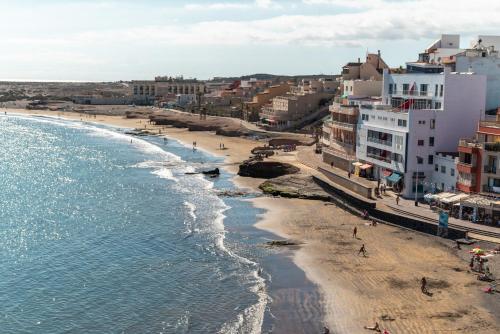 Vue générale sur la mer ou vue sur la mer prise depuis l'hôtel