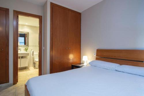  Apartamentos Tarter 3000 -  Room  picture :   TV    Kitchenette    Refrigerator                           