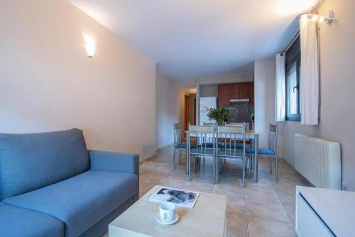  Apartamentos Tarter 3000 -  Room  picture :   TV    Kitchenette    Refrigerator                           