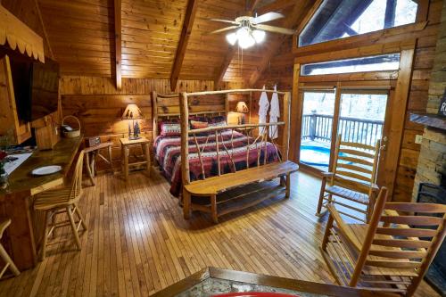Χώρος καθιστικού στο Gatlinburg Adventure Cabins
