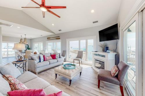 Decked Out – Photos 2