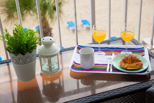 SEAFRONT UNBEATABLE LOCATION a