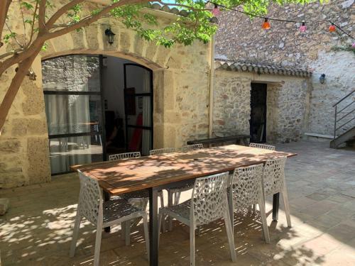 Charmante maison climatisée avec cour privée à Bouzigues, idéal pour vacances en famille ou entre amis - FR-1-604-16