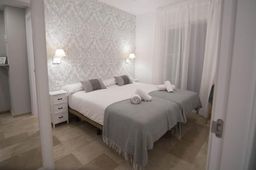 NEW! Luxury CITY CENTER & 2 BALCONIES