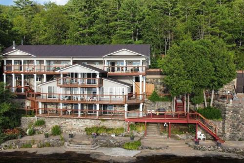 Wollaston Castle with a Gorgeous Waterfront