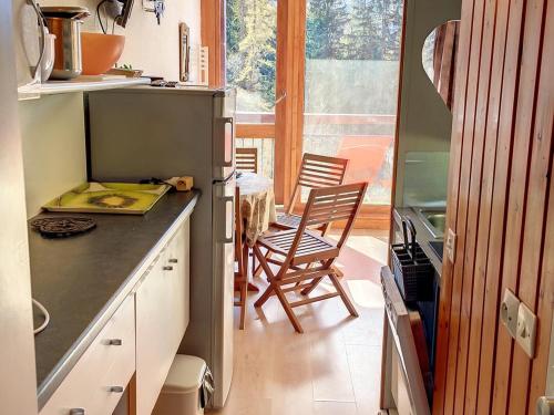 Studio lumineux proche centre, balcon sud, 4 pers.
