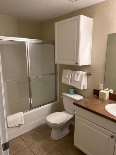 WASHBURN HOTEL SUITESにあるバスルーム
