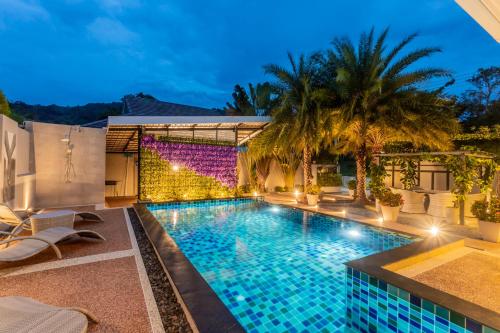 Kolam renang di atau dekat dengan 3 Bedroom Platinum Pool Villa Smooth as Silk