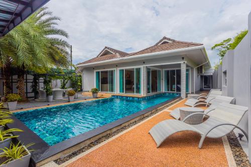Kolam renang di atau dekat dengan 3 Bedroom Platinum Pool Villa Smooth as Silk