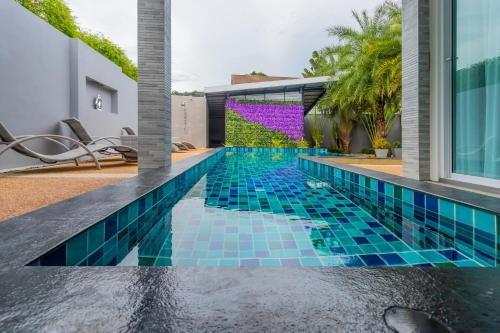Kolam renang di atau dekat dengan 3 Bedroom Platinum Pool Villa Smooth as Silk