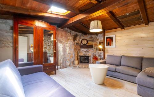 Χώρος καθιστικού στο Cozy Home In Acquaviva Delle Fonti