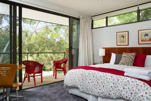 Ένα ή περισσότερα κρεβάτια σε δωμάτιο στο Lake Daylesford Lodge 7