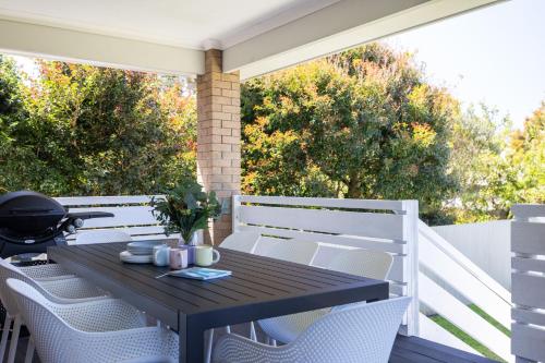 Κήπος έξω από το The Beachhouse at Burrill