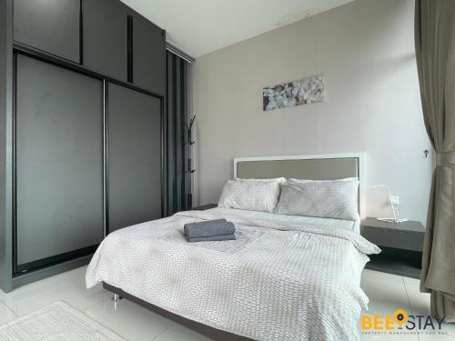 Postel nebo postele na pokoji v ubytování Liberty Arc Ampang by BeeStay Management