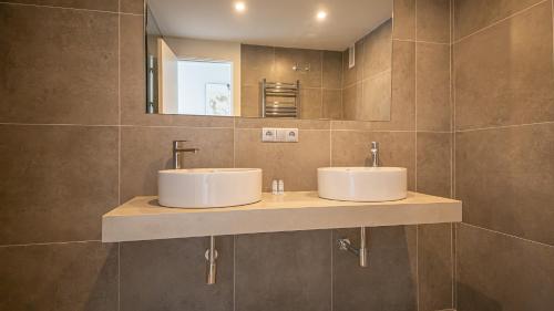 Blue Suites B5-403