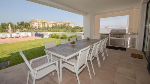 Villa Paraiso, 15