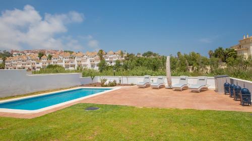 Villa Paraiso, 15